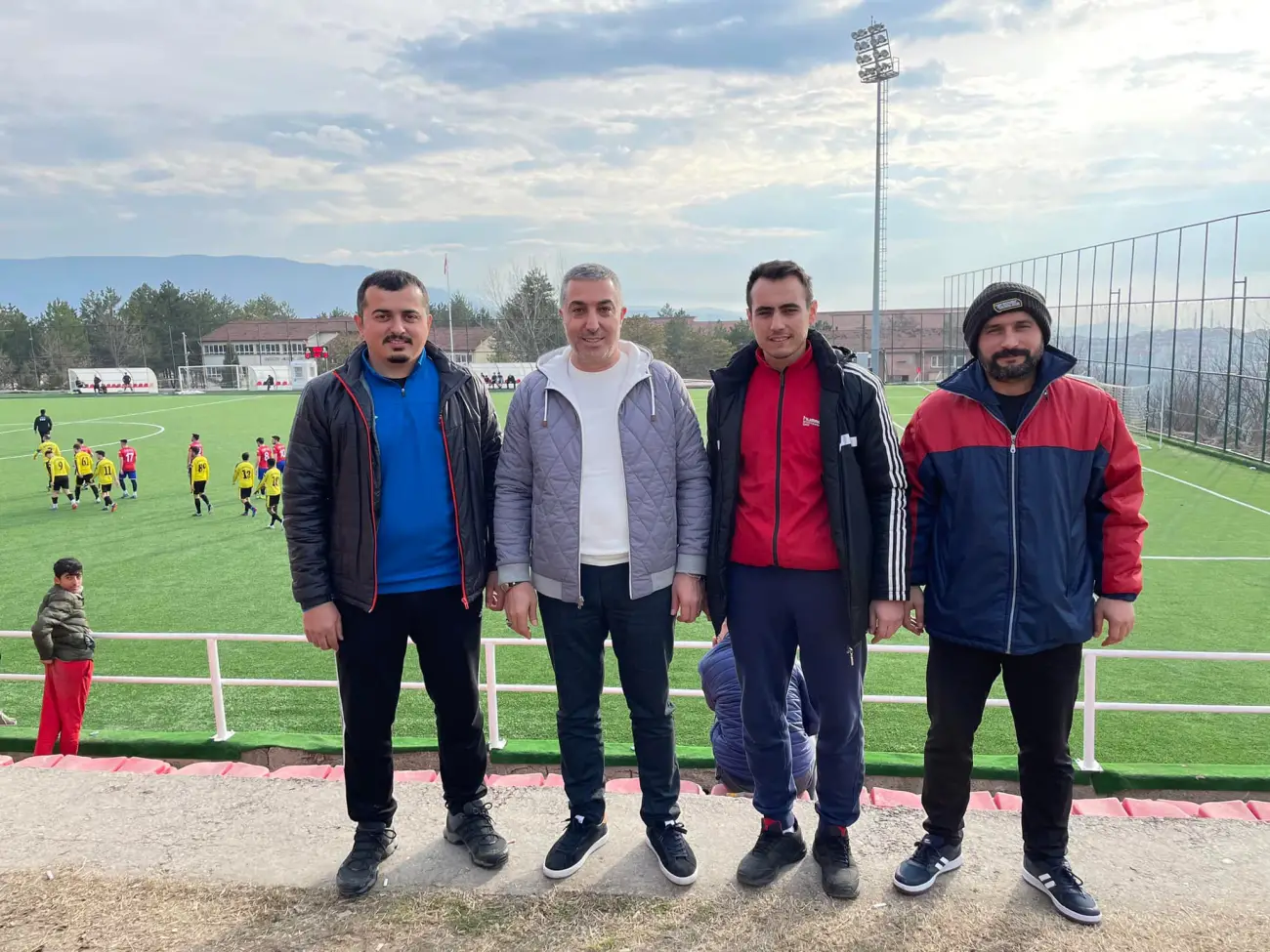 CENGİZ ÜNAL’DAN BAKLAVA İKRAMI 